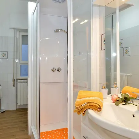 Fidanza House شقة